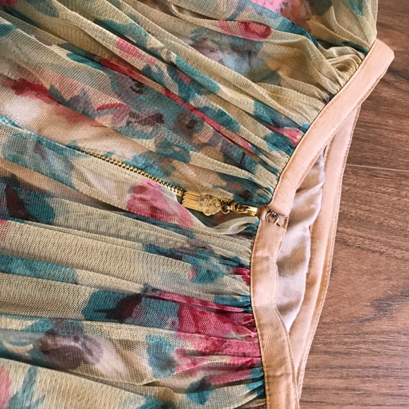 Skirt - Picture 3 of 4